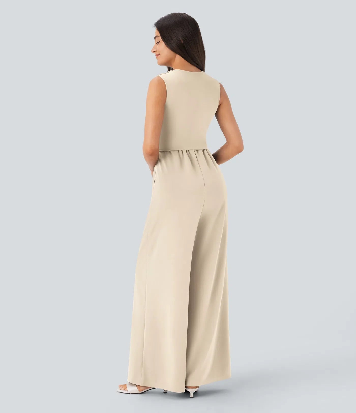 NOVA — Eleganter Jumpsuit mit V-Ausschnitt und weiter Palazzo-Hose | Mit Taschen