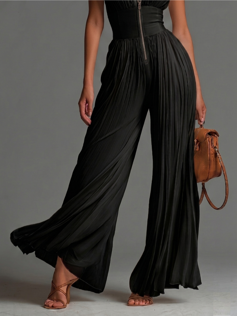 Shofia Jumpsuit | Schwarzer plissierter Overall