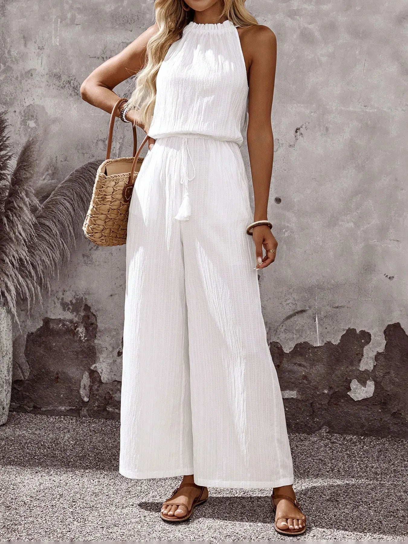 LENA — Leichter Halter-Jumpsuit mit Bindedetail