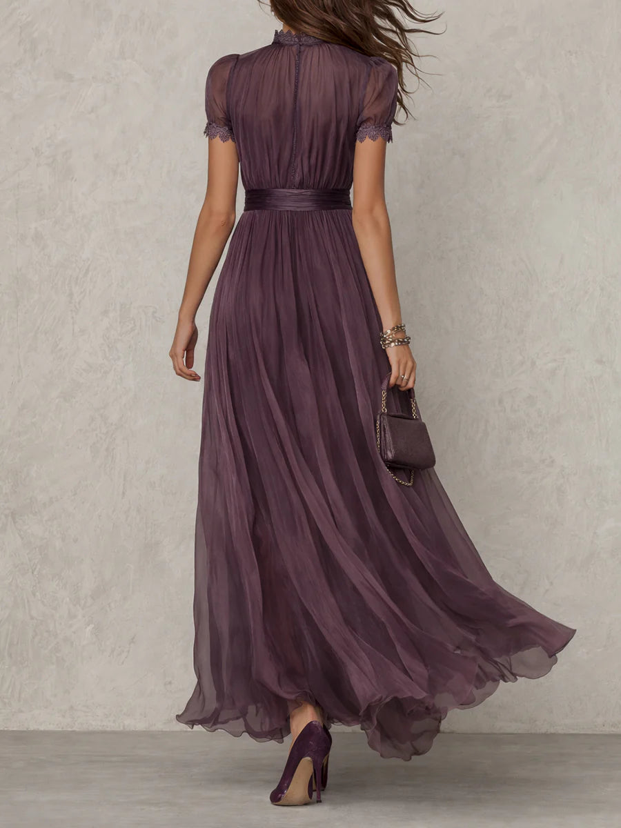 Flavia — Langes Chiffon-Kleid mit Spitzendetails