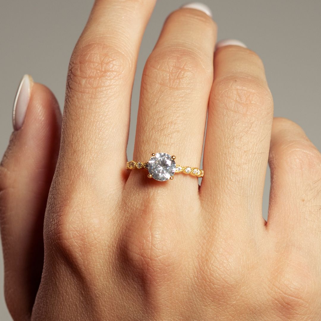 Pretty Crystal Ring